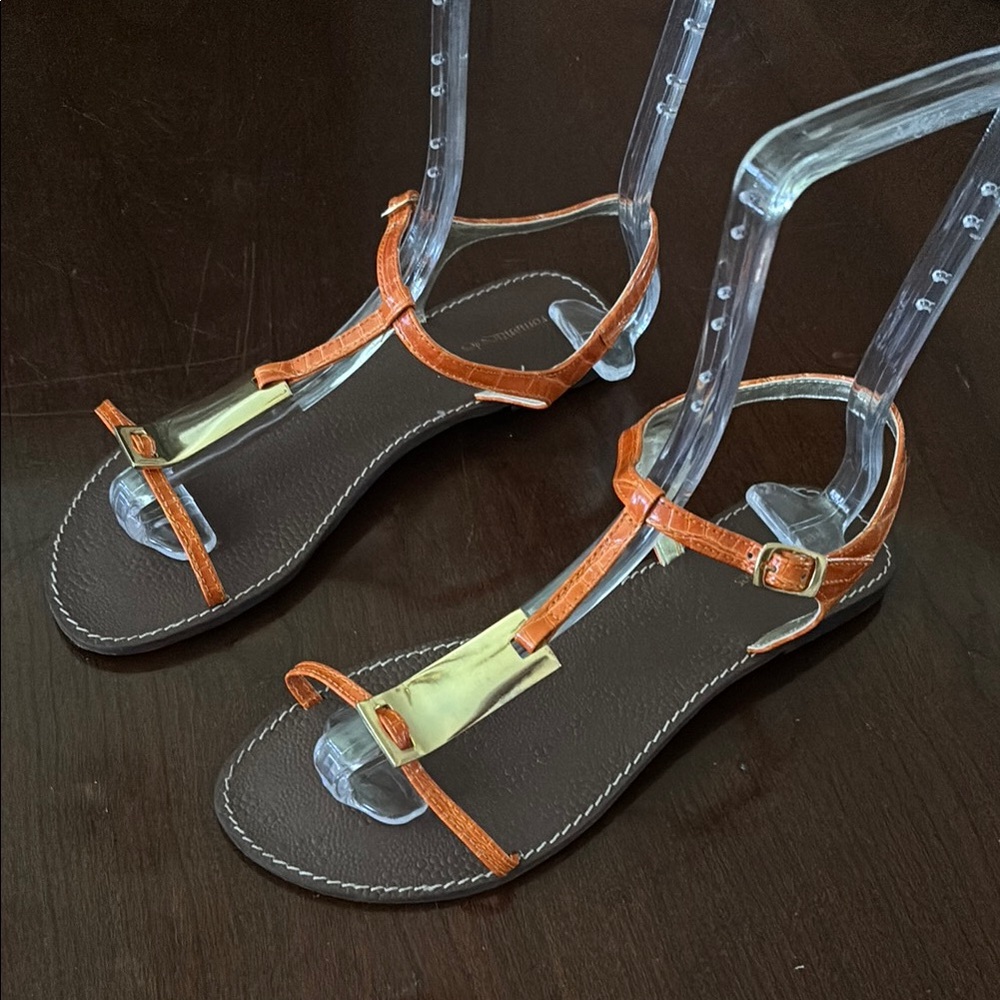 Strappy flat sandals